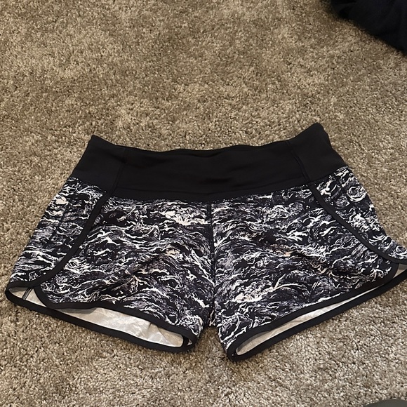 Lulu size 4 - Picture 1 of 2